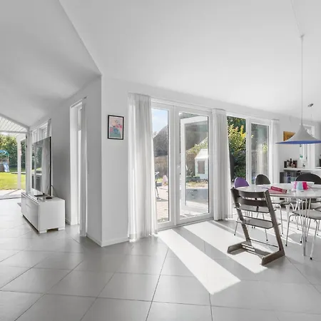 Σπίτι διακοπών 3 Bedroom Cozy In *