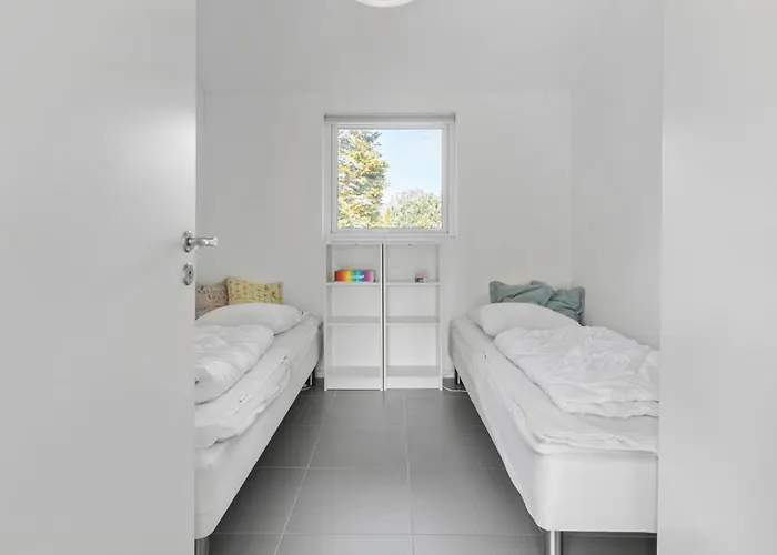 3 Bedroom Cozy In *